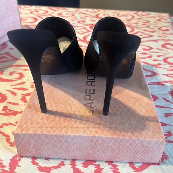 Cape Robbin - Picture 4 of 9